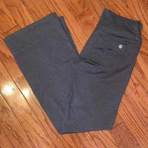 ATHLETA pants M charcoal GRAY grey back pockets Excellent